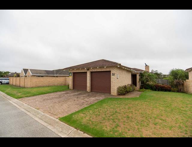 3 BEDROOM TOWNHOUSE FOR SALE IN BEVERLEY GROVE